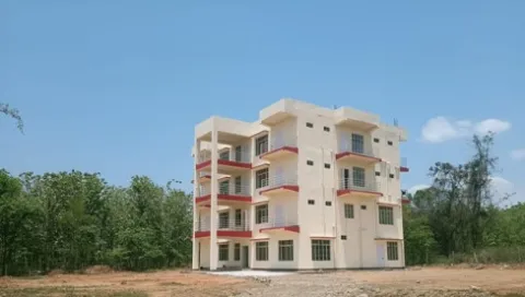 जलुकी और पेरेन डिस्ट्रिक्ट IN में टूरिस्ट लॉज का कंस्ट्रक्शन