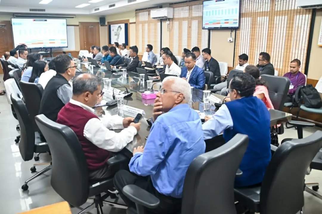 2-दिवसीय क्षमता निर्माण कार्यशाला में भाग लेते अधिकारी