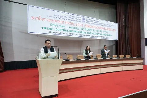 Shri Som Kamei, Planning Adviser, NEC, administering the Integrity Pledge for citizens and organizations during Vigilance Awareness Week