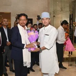 Union Minister, DoNER Sh. Jyotiraditya M. Scindia is being welcomed by CM Meghalaya Sh. Conrad Sangma in Shillong