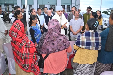 Union Minister, DoNER Sh. Jyotiraditya M. Scindia is interacting with a group of farmers